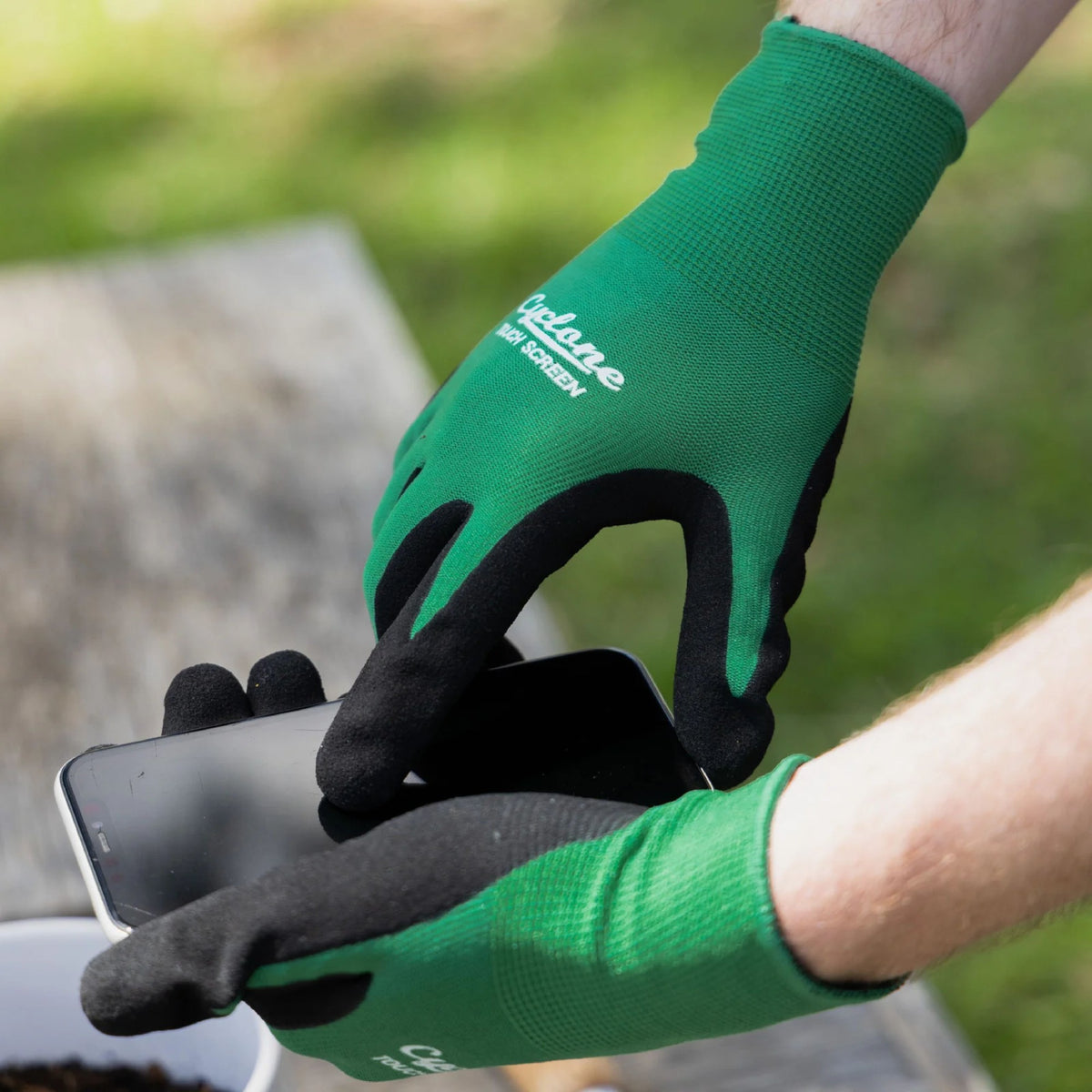 Cyclone Gloves Touch Screen Small
