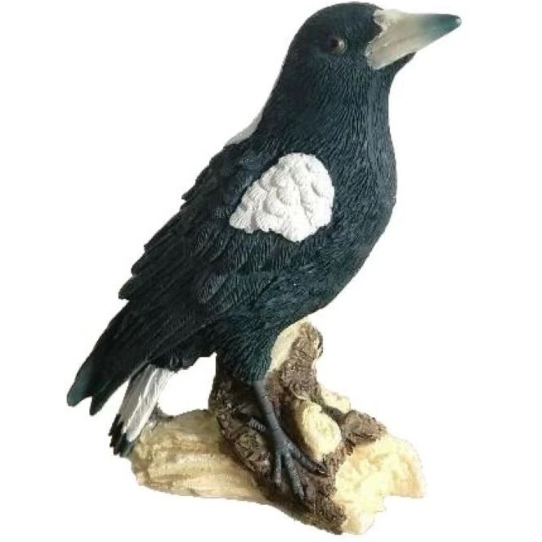Magpie On Stump - 11.5x6x15cm