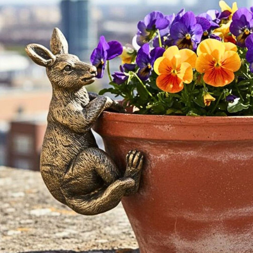 Bronrob Resin Kangaroo Pot Hanger 6x10x5cm